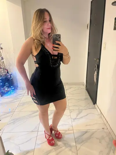 ¡IMPERDIBLE! Fakes de la rubia puta milf 4 cover image