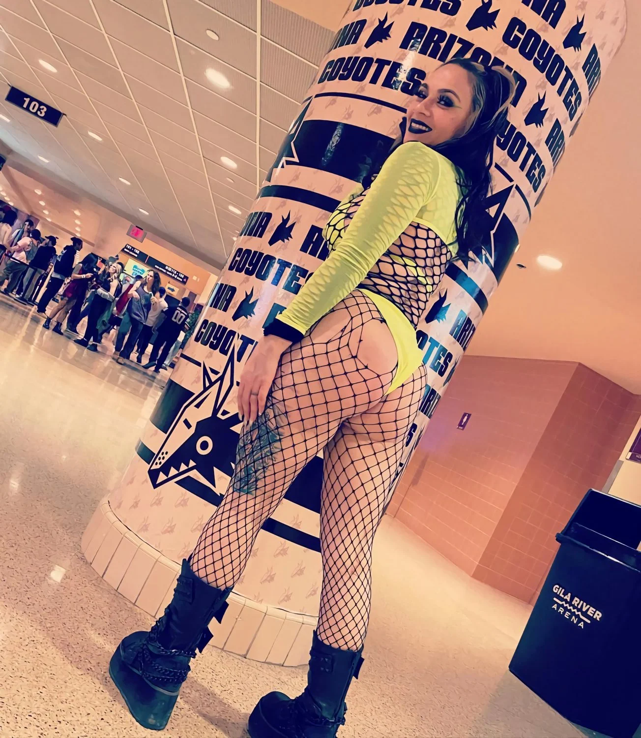 Thick IG slut Gina image 10