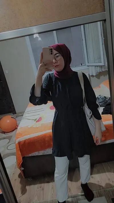 Muslim girl in hot cover image