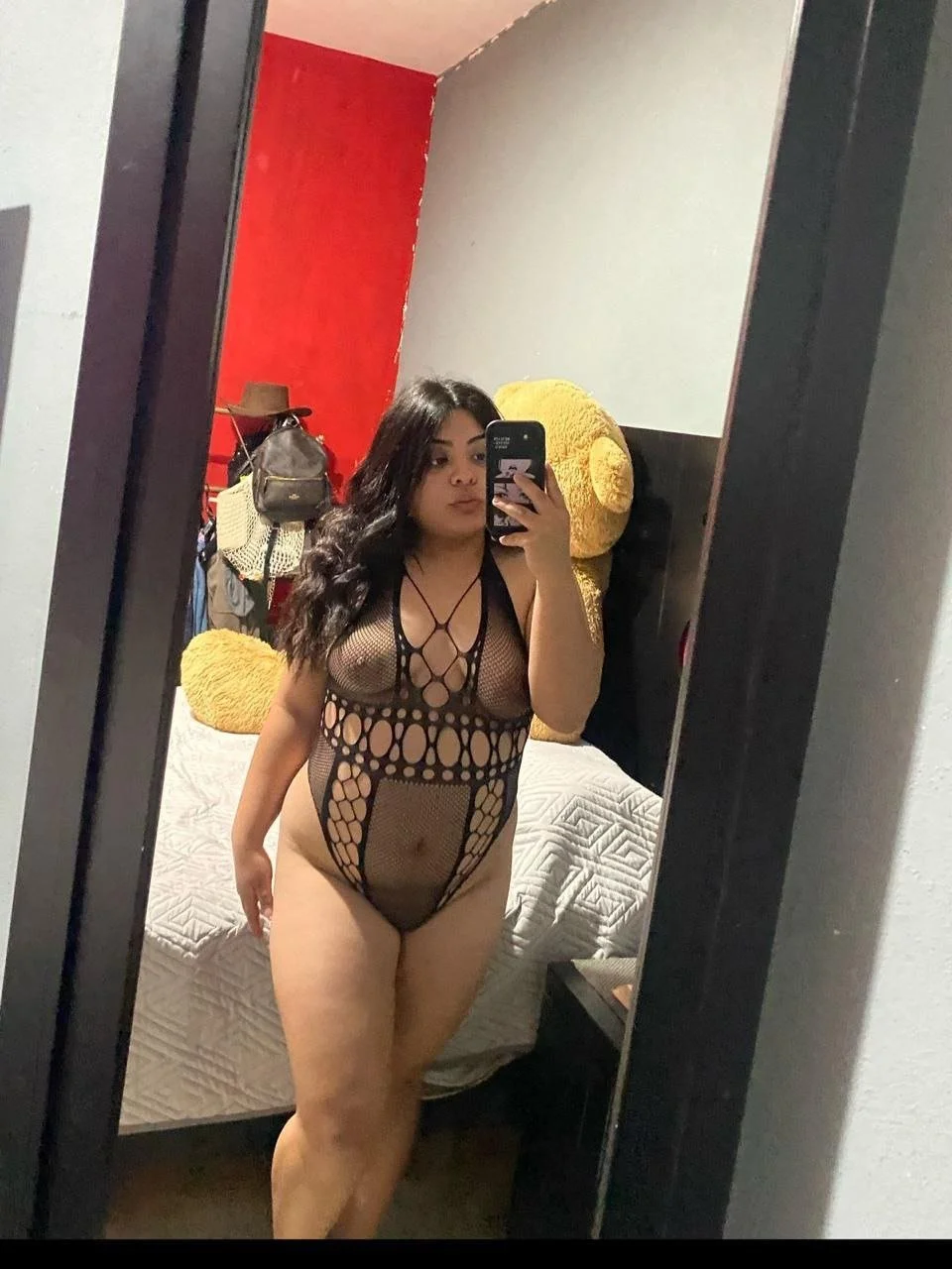 Lili gordita morocha culona cojiendo y mamando verga en un hotel room image 18