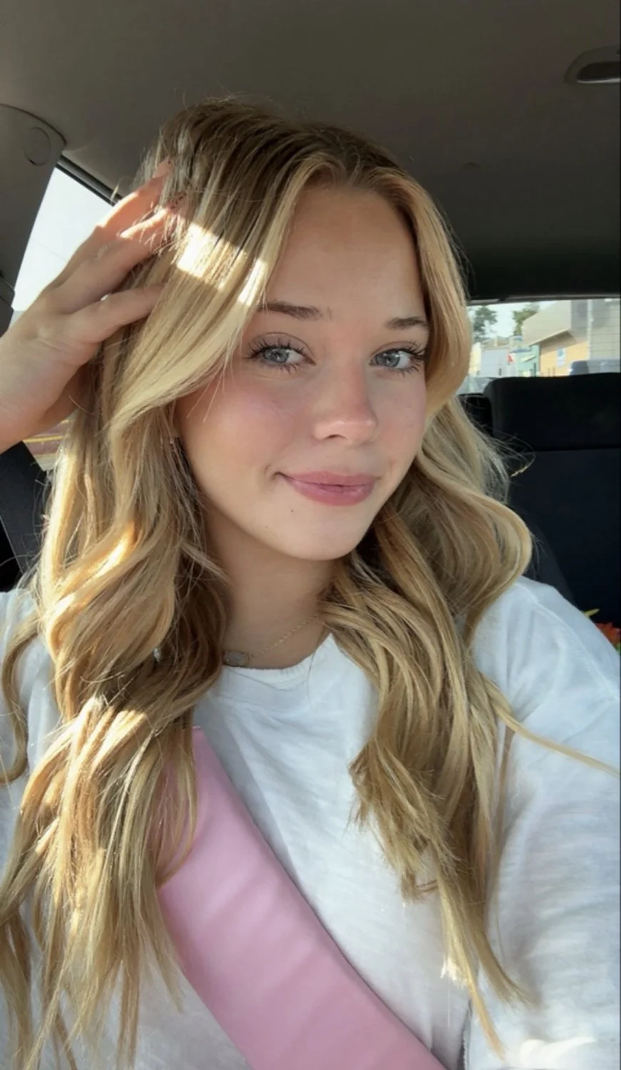 Thick blonde whore main image