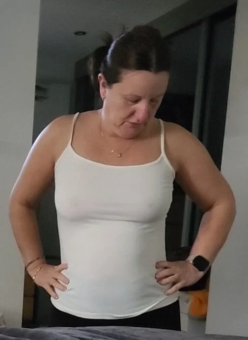 Tell her, she has to show everyone her tits! image 3