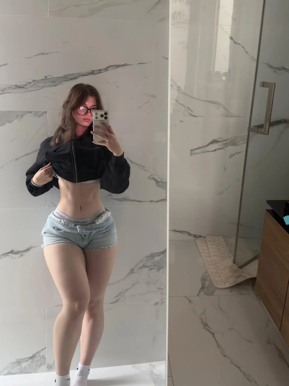 Mamasita culona del gym image 3