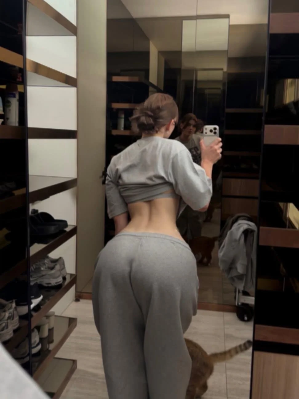 Mamasita culona del gym image 5