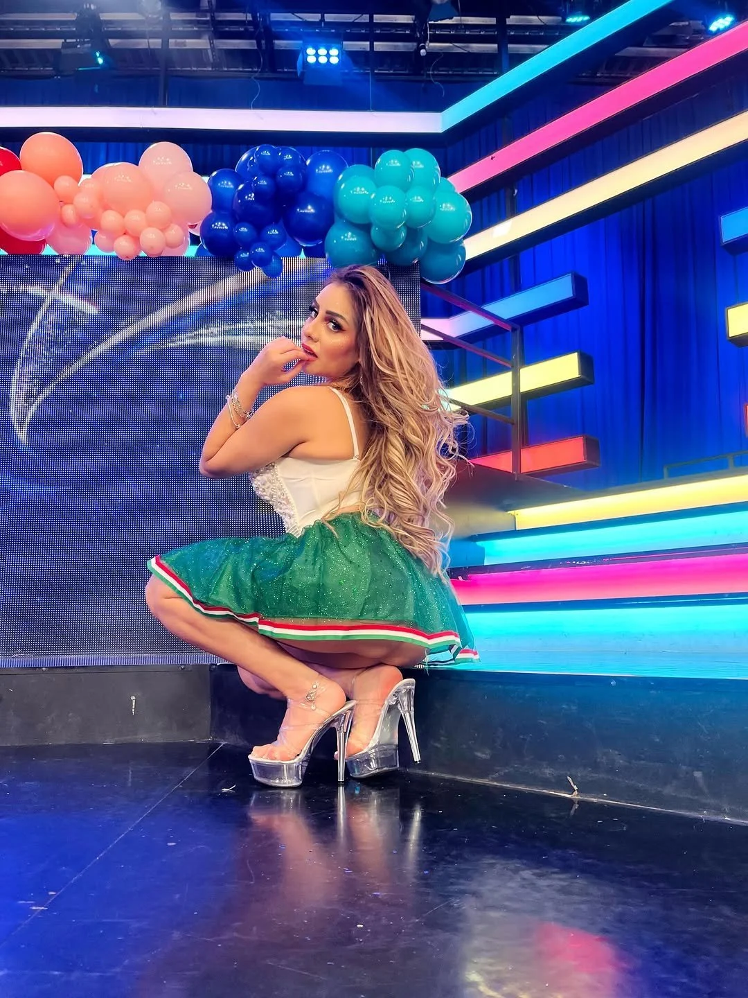 datsyacuna buenísima mexicana del programa es show parte 1 image 21