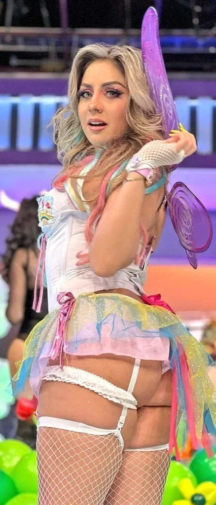 datsyacuna buenísima mexicana del programa es show parte 1 image 5