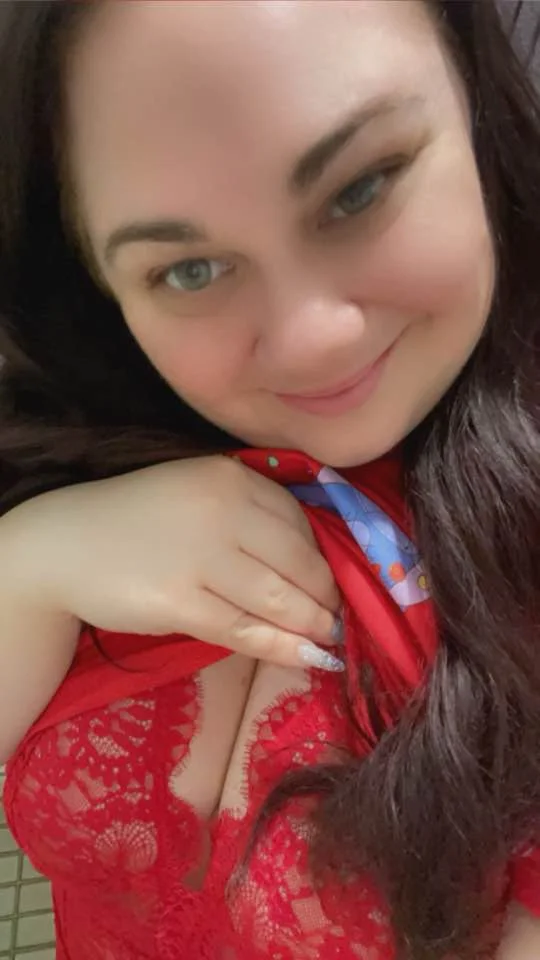 Exposed white girl slut,Hit me up on kik Danbzzz to be exposed or need a dom image 7