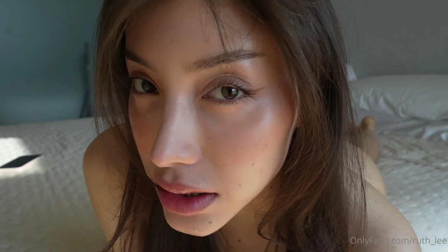 Sucks dildo saliva drip on bed abg asian latina Big Tits college Baddie Amateur Teen leaked_thumb1 image 3