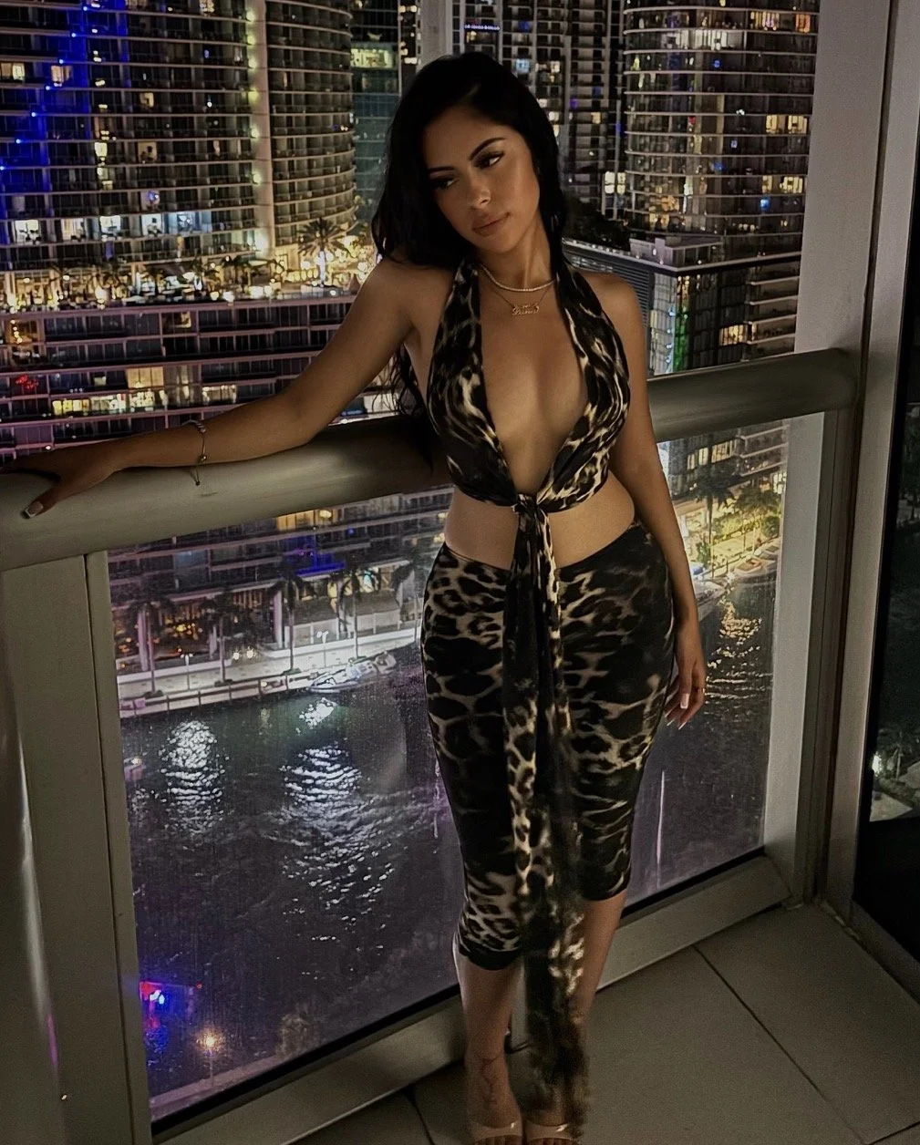 Slim Thick Latina With Wonderful Tits image 8