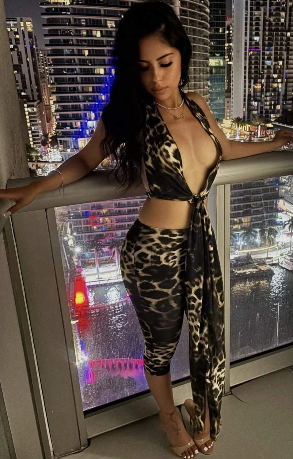 Slim Thick Latina With Wonderful Tits image 9