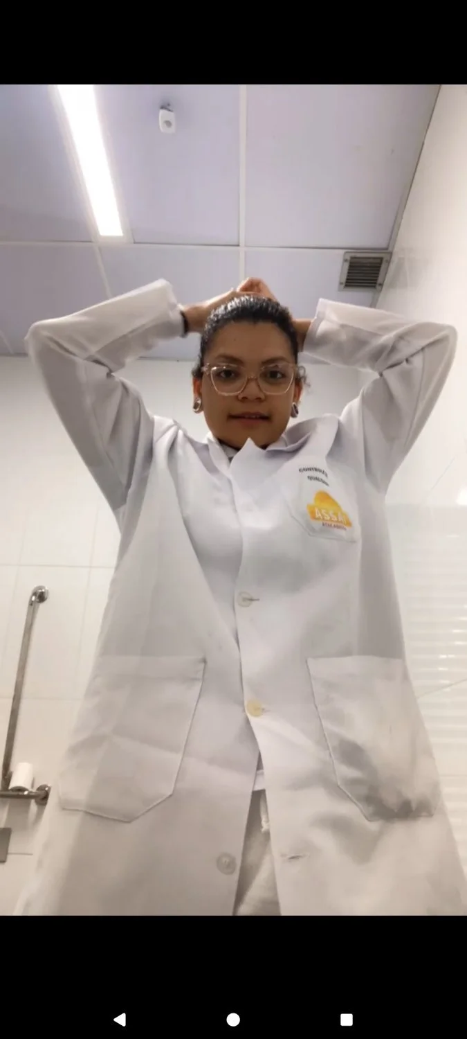 FEZ LIVE SE MOSTRANDO NO TRABALHO main image