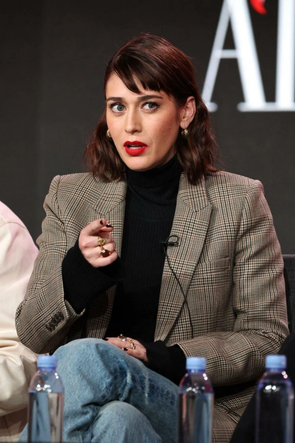 Handjob master lizzy caplan 3 image 26