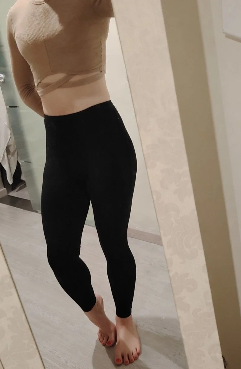 Una sexy putita española image 16