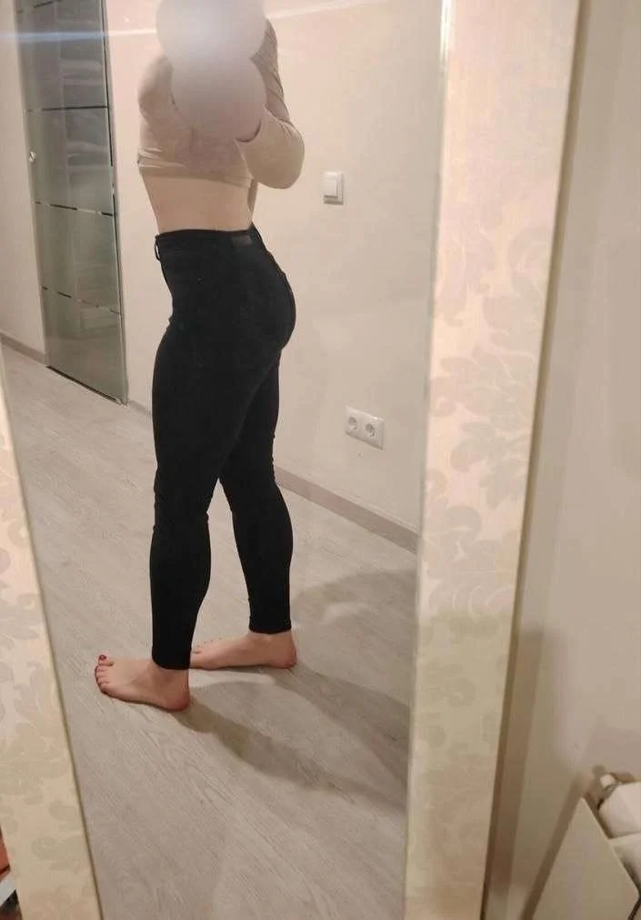 Una sexy putita española image 3