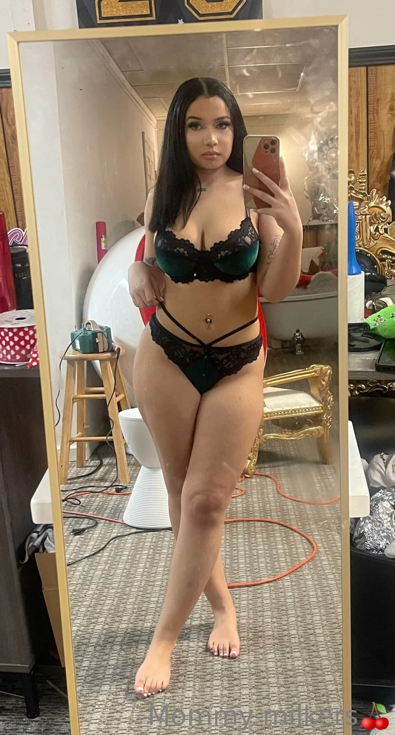Drop: 1673 Gorgeous😍Big Ass, Big Titty Slut pt.2of3 image 40