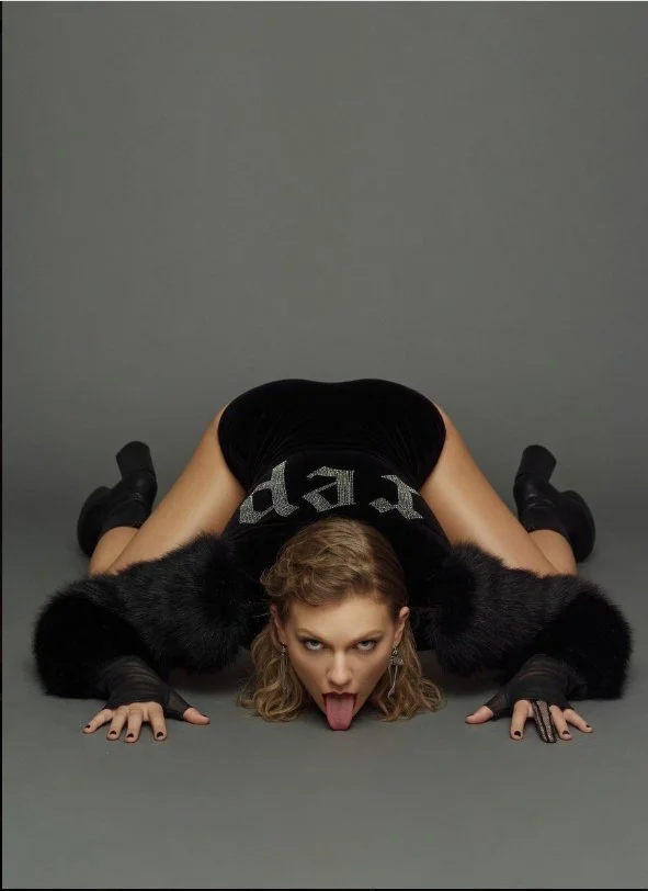 T(ai)ylor - AI photo - #3 image 33