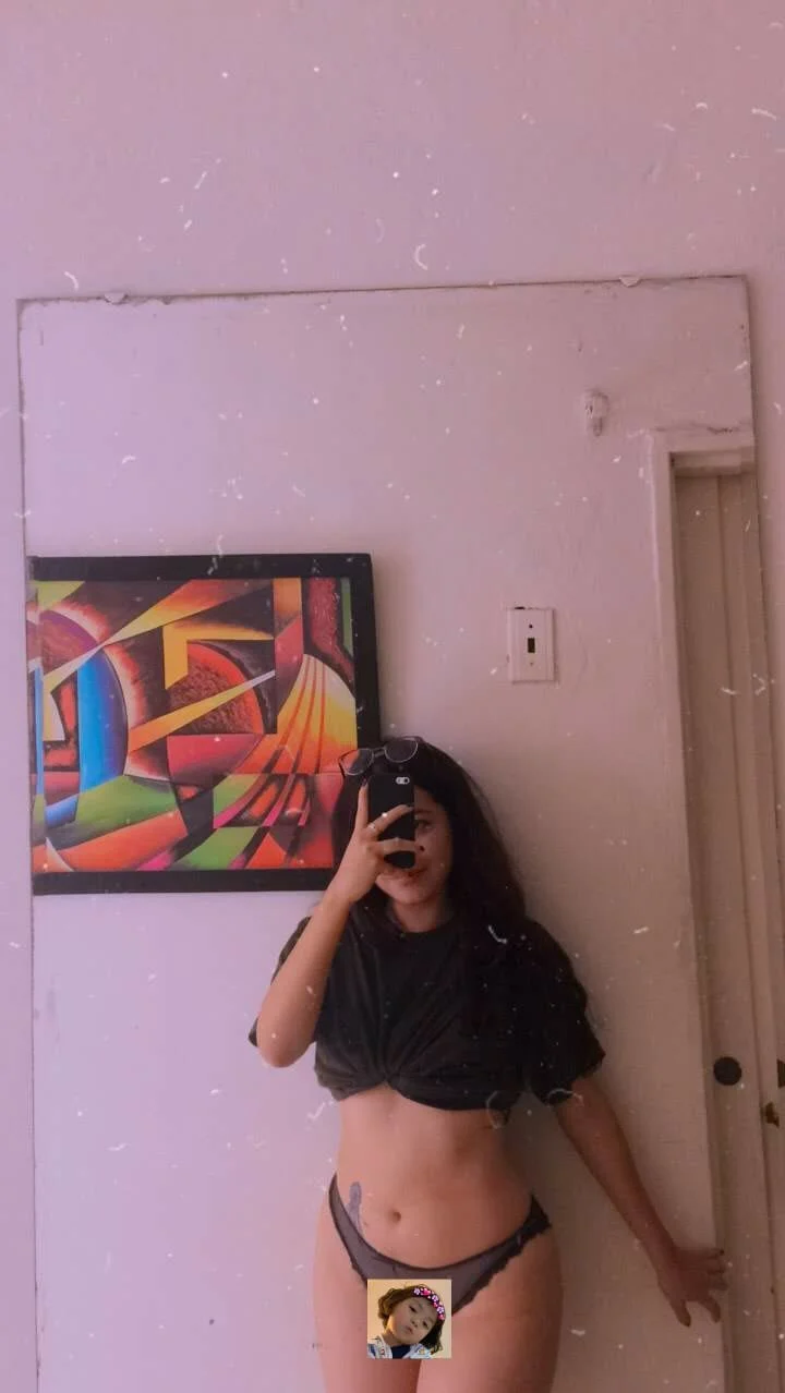 Karen sexi image 10