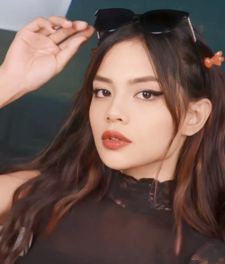 Pinay main image