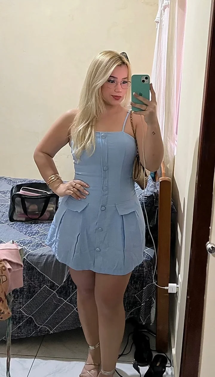 Essa fode muito, adora goza na rola! main image