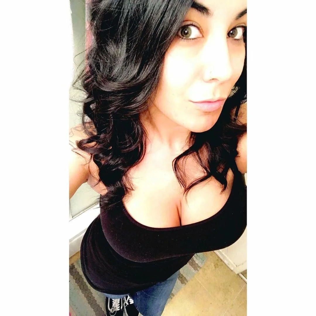 Slutty Sam. Bar slut image 17