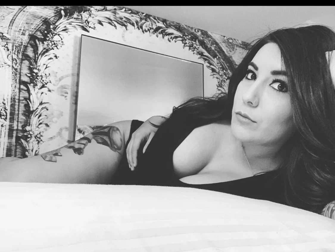 Slutty Sam. Bar slut image 27