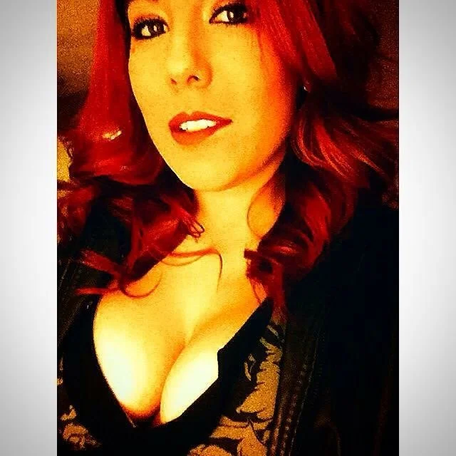 Slutty Sam. Bar slut image 5