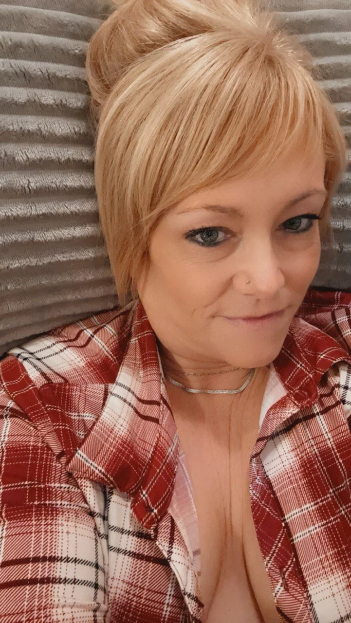 Blonde MILF loves sucking cock and showing tits image 8