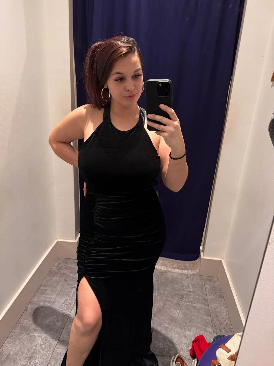 Texas MILF tries on bridesmaid dress main image