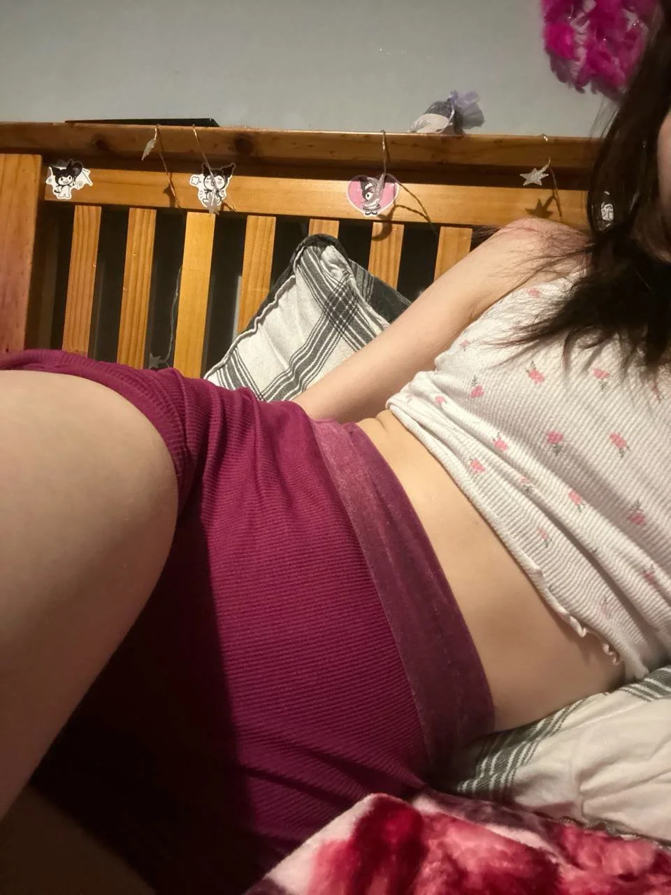petite UK slut Leah (21) loves to party image 2