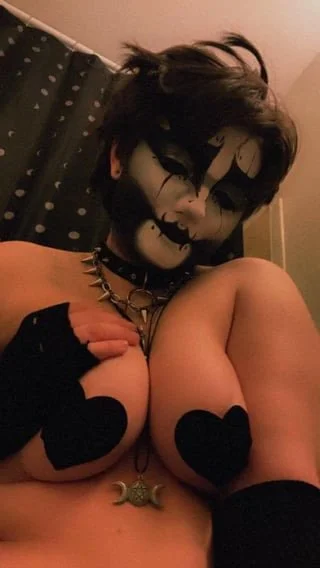 Reddit Slut wants to be exposed and blackmailed image 13