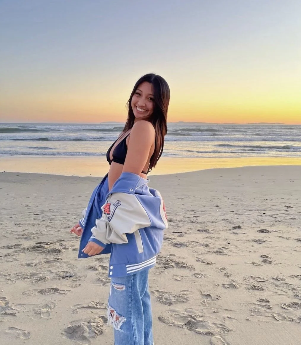 College Asian fucked leaked blowjob image 4