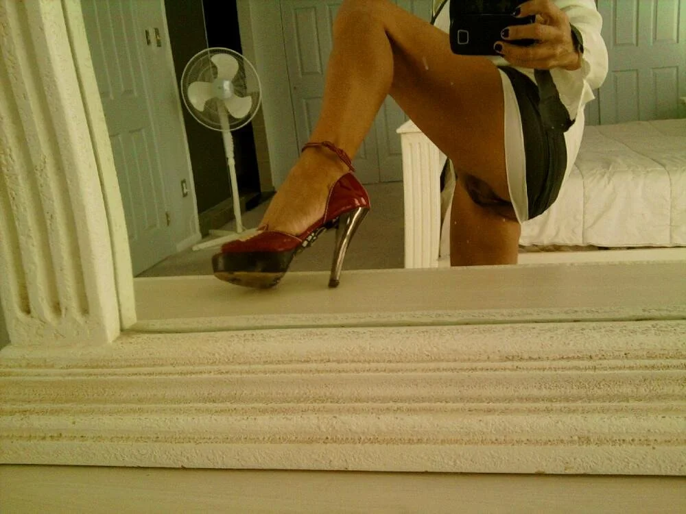 I love older MILFs image 23