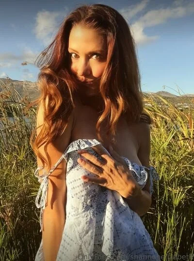 shannon elizabeth image 18