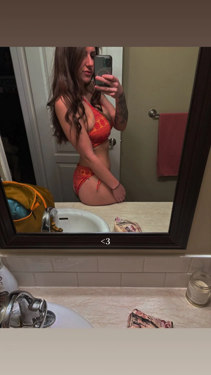 Canadian webslut image 4