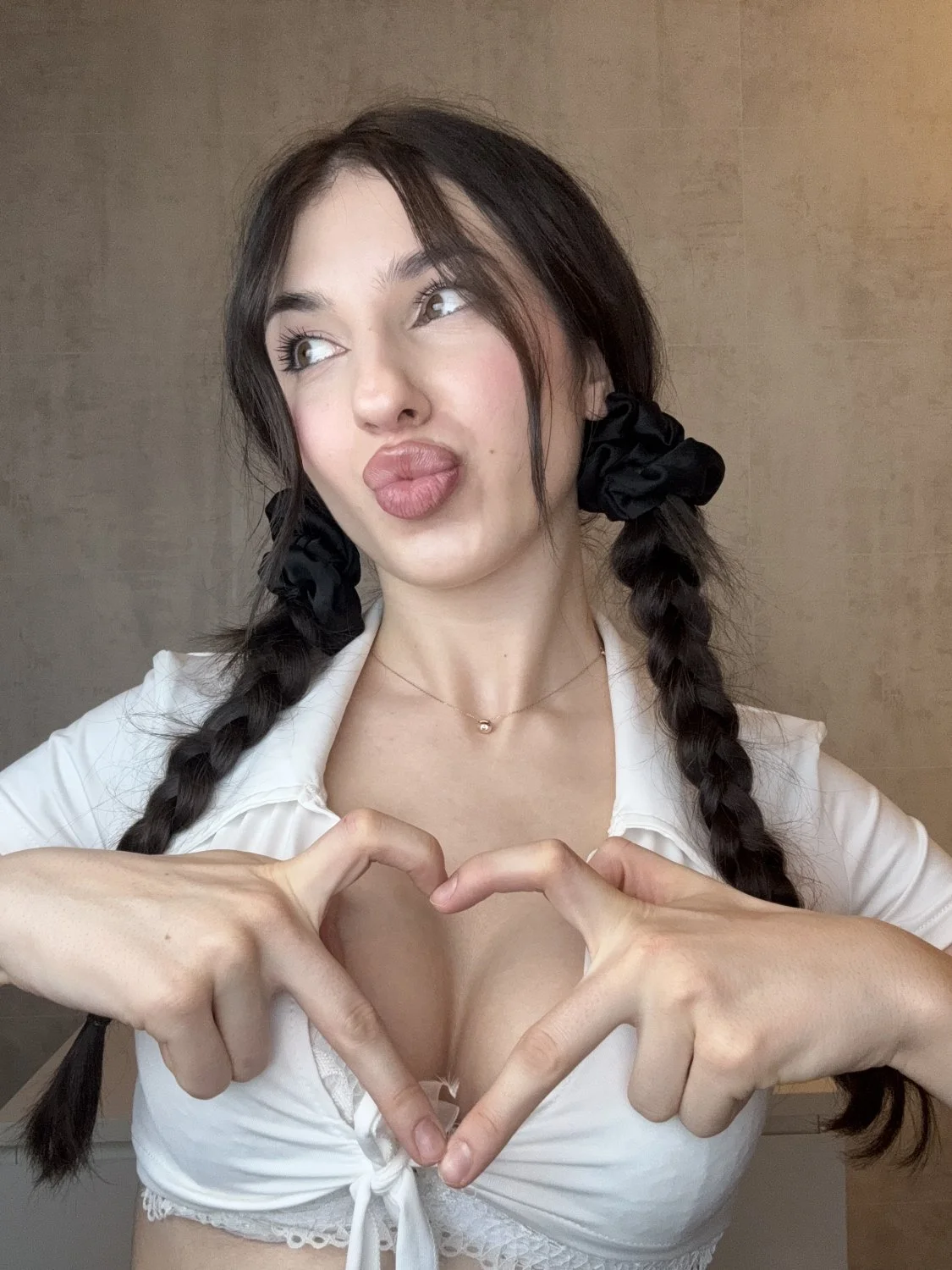 I fuck on the first date btw image 2