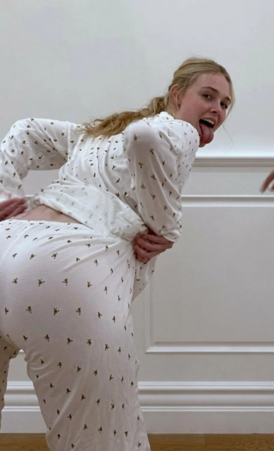 Elle Fanning 🍑🥴 image 4