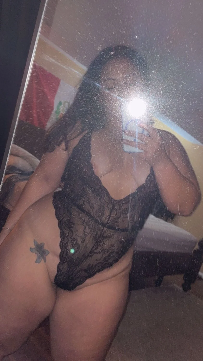 Latina MILF image 3