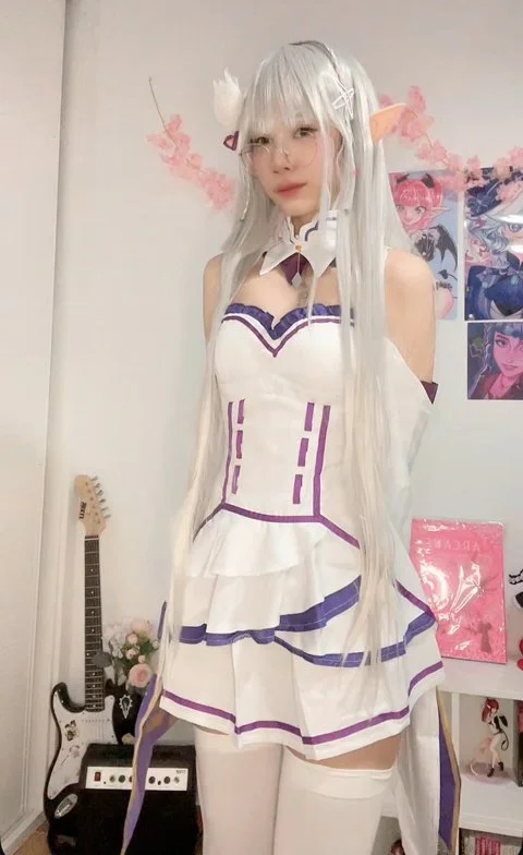 La Cattie para que se masturben mas image 1