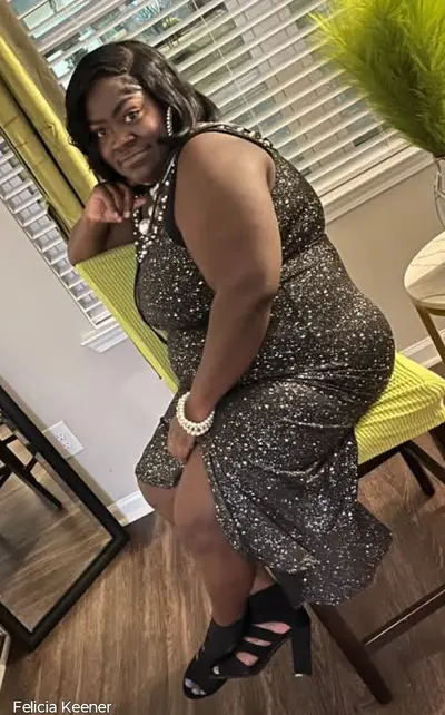 Quick cumflash for cum watching loving stranger granny... cover image