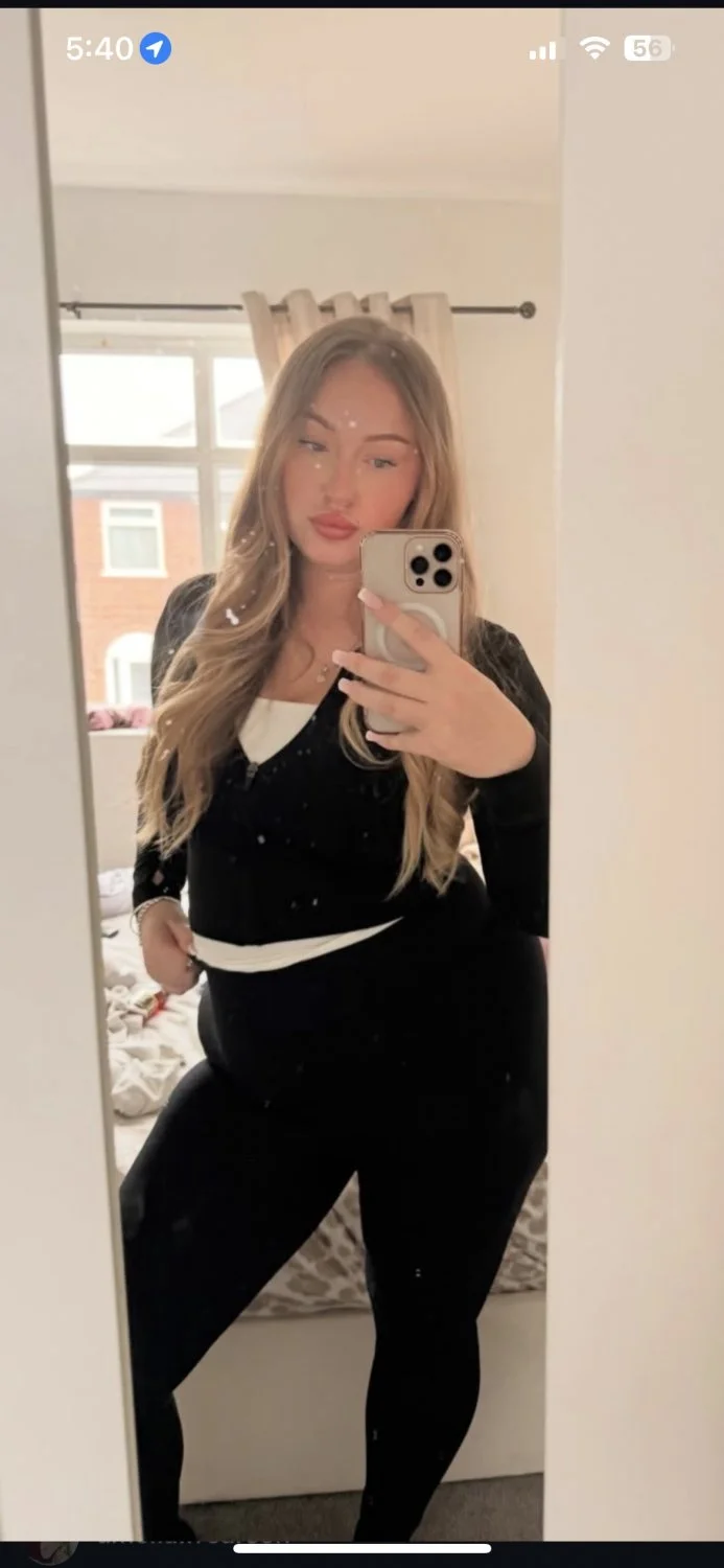 pawg uk mom lia image 14