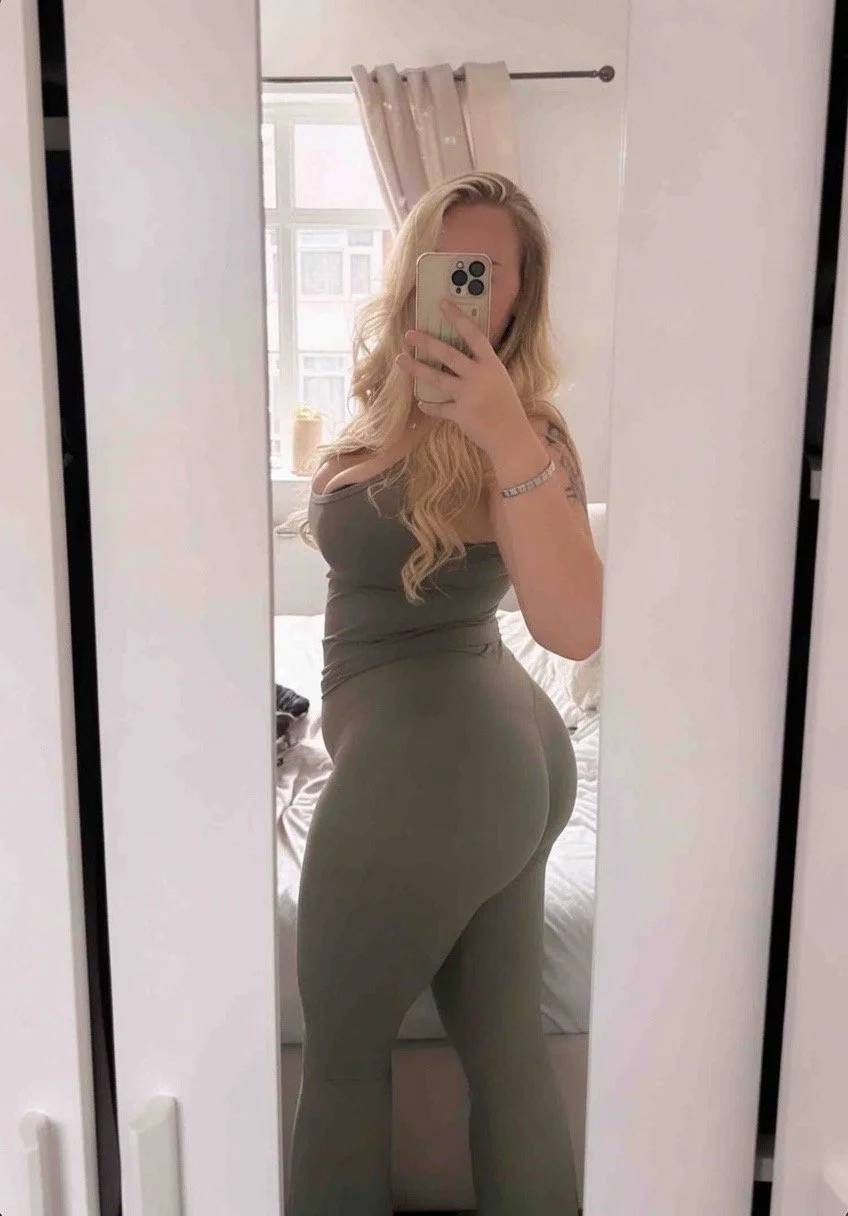 pawg uk mom lia image 2