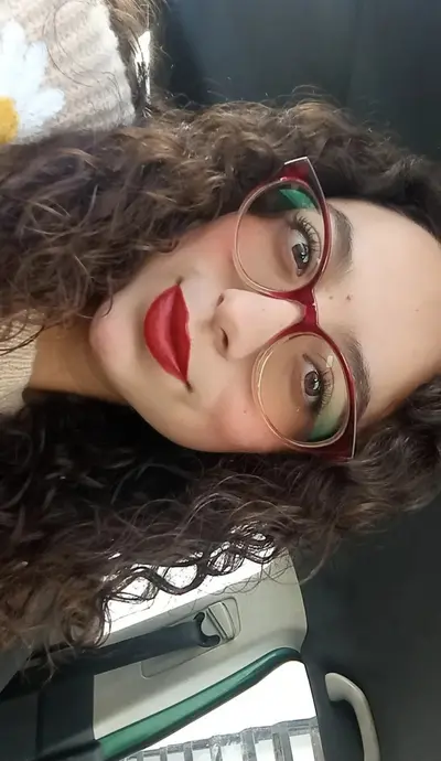 Putita de lentes cover image