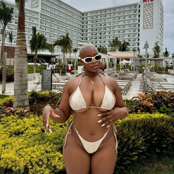Random 🇯🇲 image 33