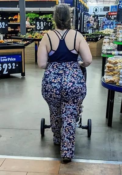 Amazing PAWG bbw shopping cover image