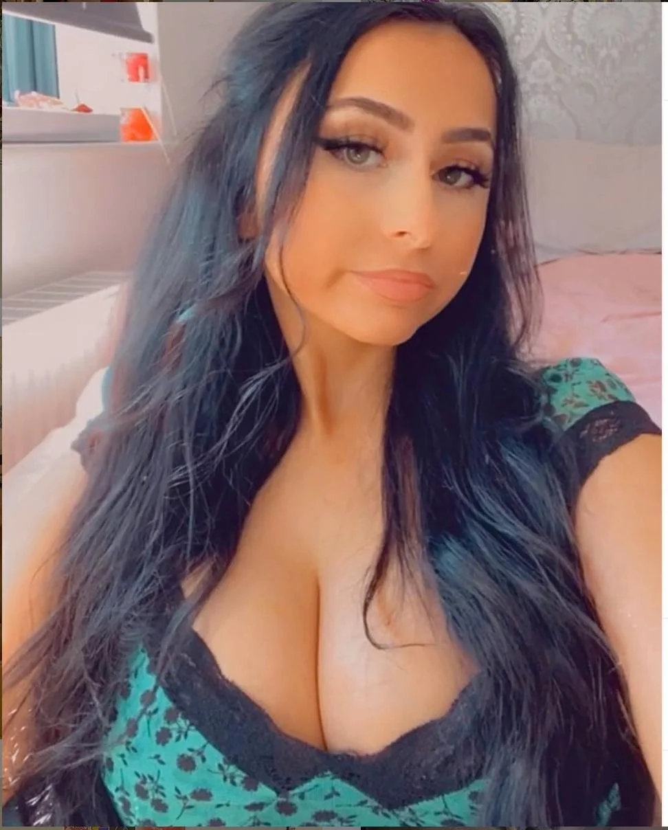 Busty chav slut irls exposed image 2