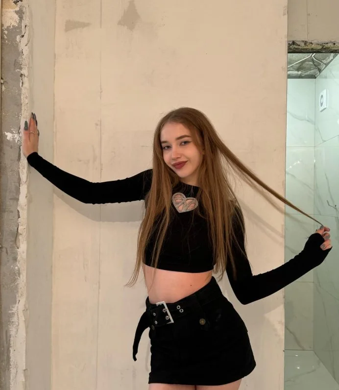 Cutie to jerk on image 10