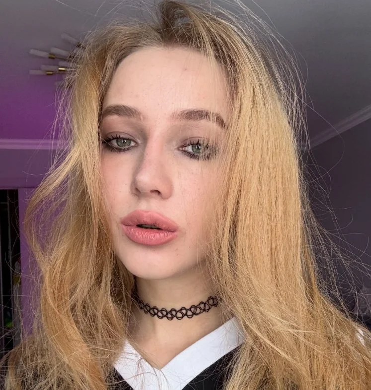 Cutie to jerk on image 13