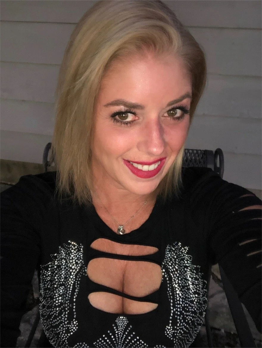 Repost if you think I’m fuck worthy 😈 image 1