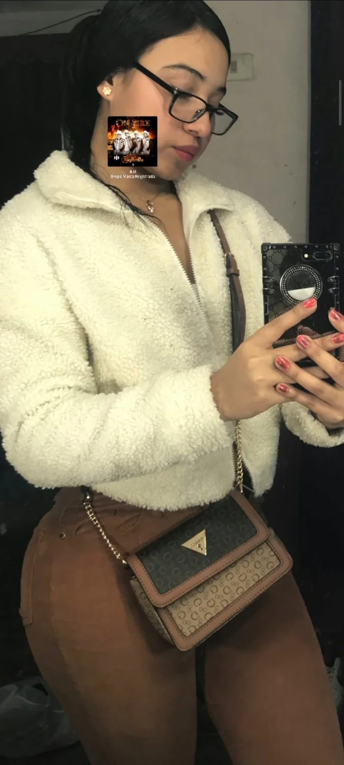 Rica Puta de gym y un culazo bien rico y redondo y piernas sexys image 13