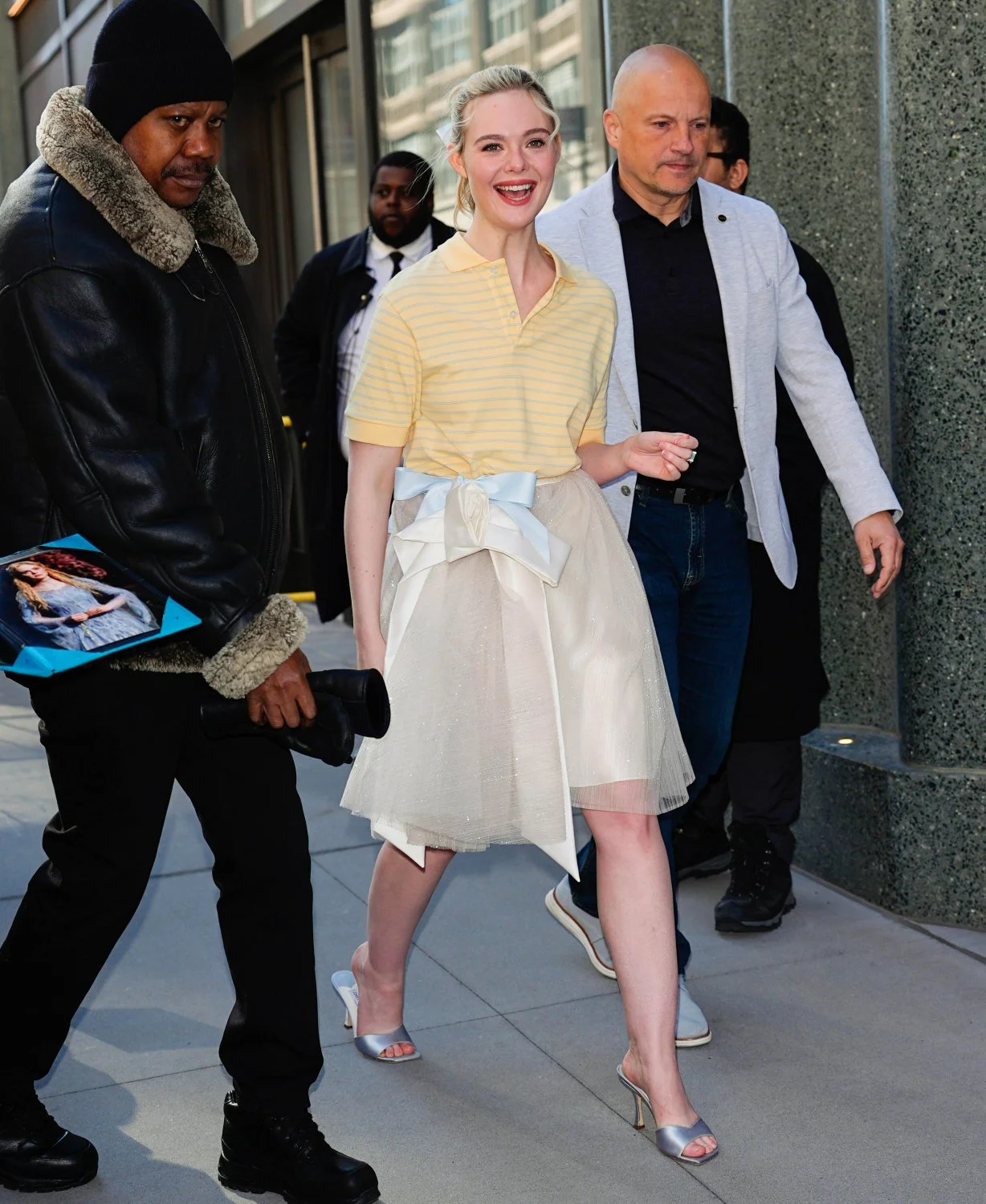 Elle-Fanning-Feet-9360976 image 21